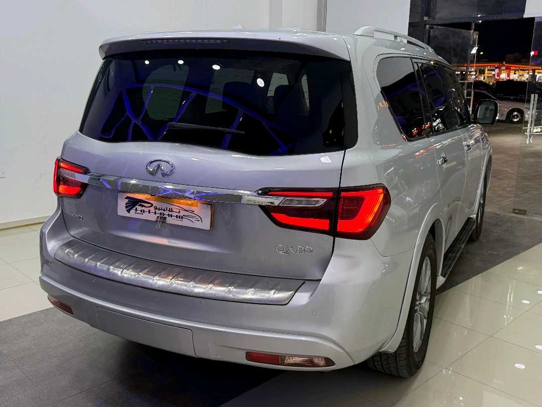 2021 Infiniti QX80 Luxe thumbnail 4