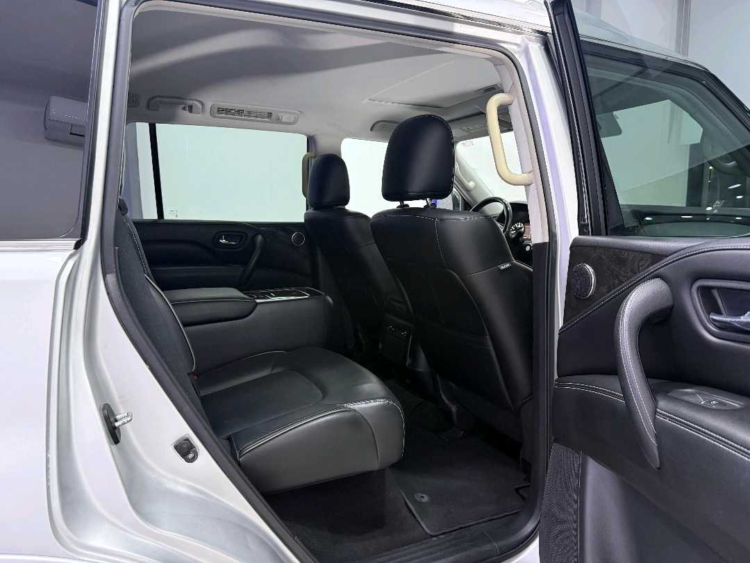 2021 Infiniti QX80 Luxe thumbnail 5