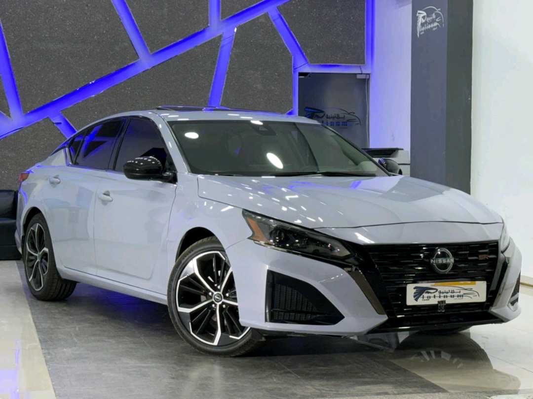 2023 Nissan Altima SR