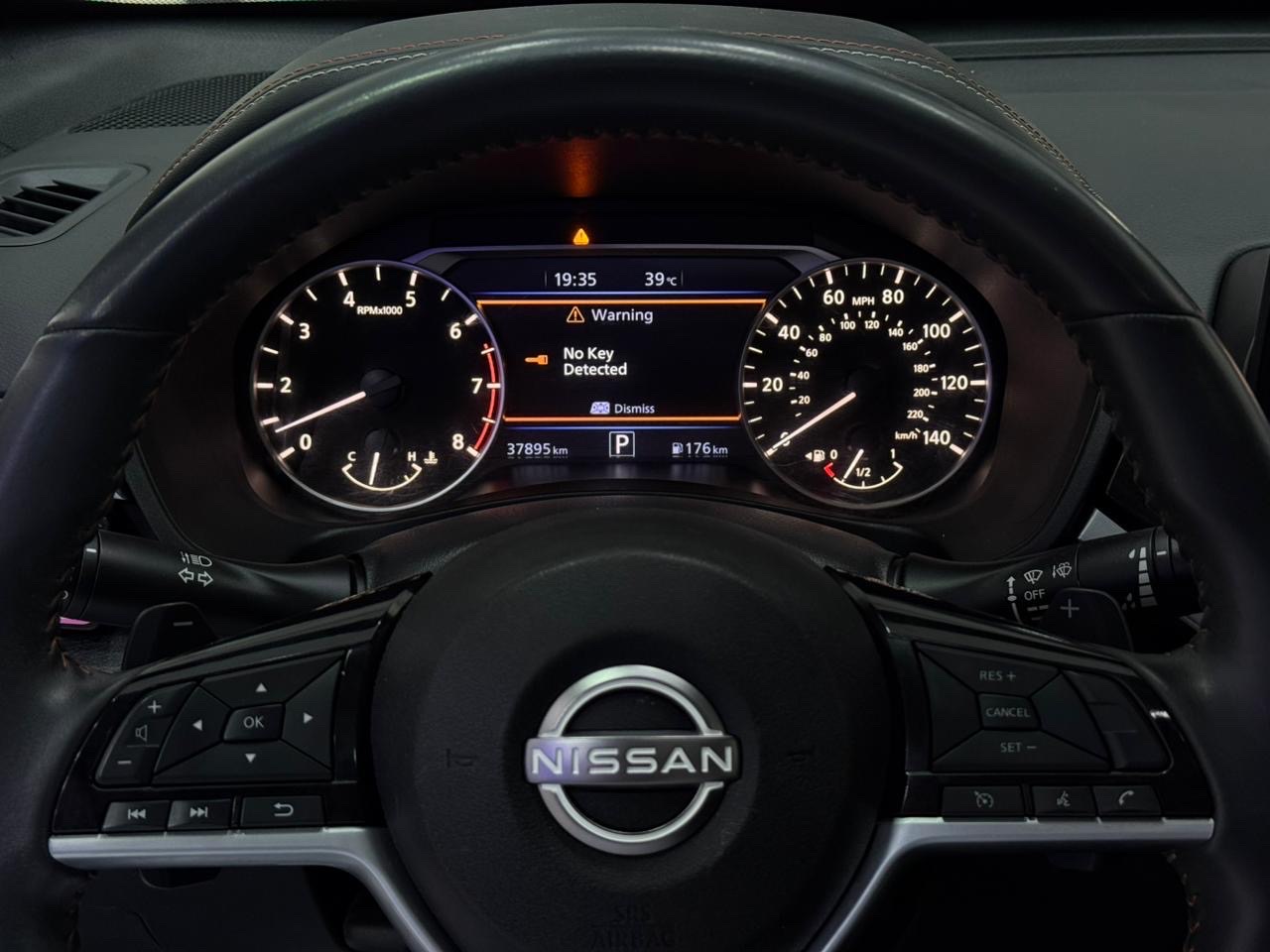 2023 Nissan Altima SR thumbnail 10