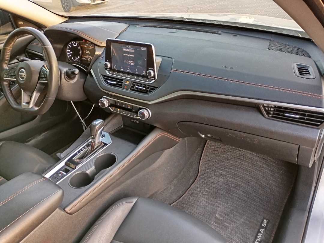 2020 Nissan Altima SR thumbnail 7