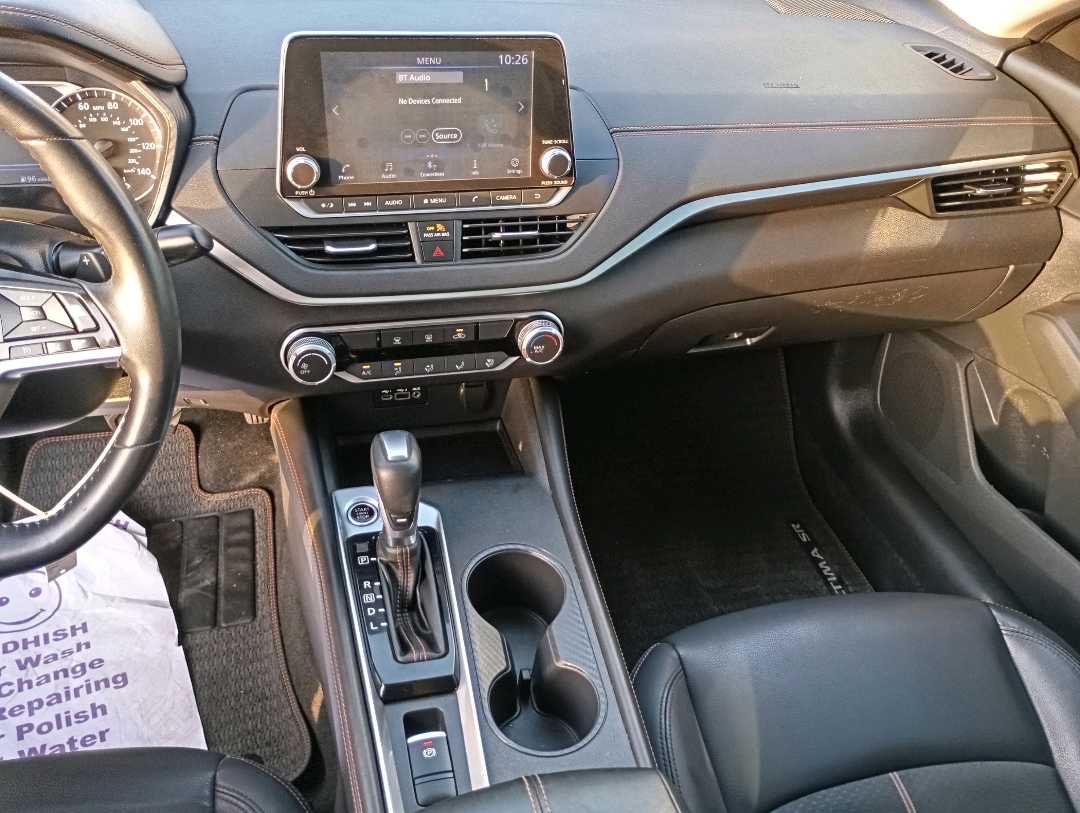 2020 Nissan Altima SR thumbnail 9
