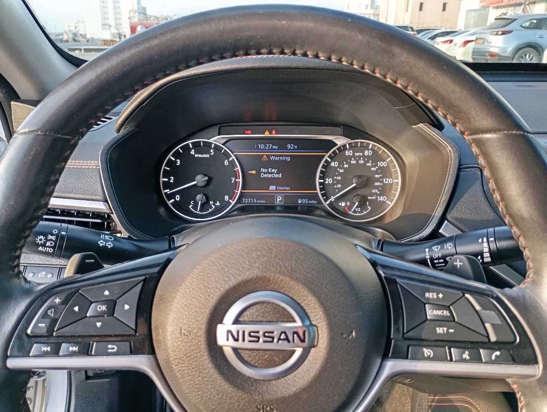 2020 Nissan Altima SR thumbnail 10