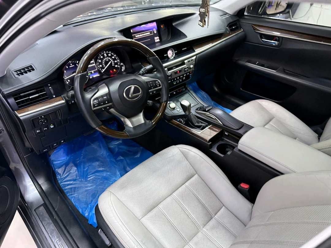 2017 Lexus ES 350 thumbnail 8