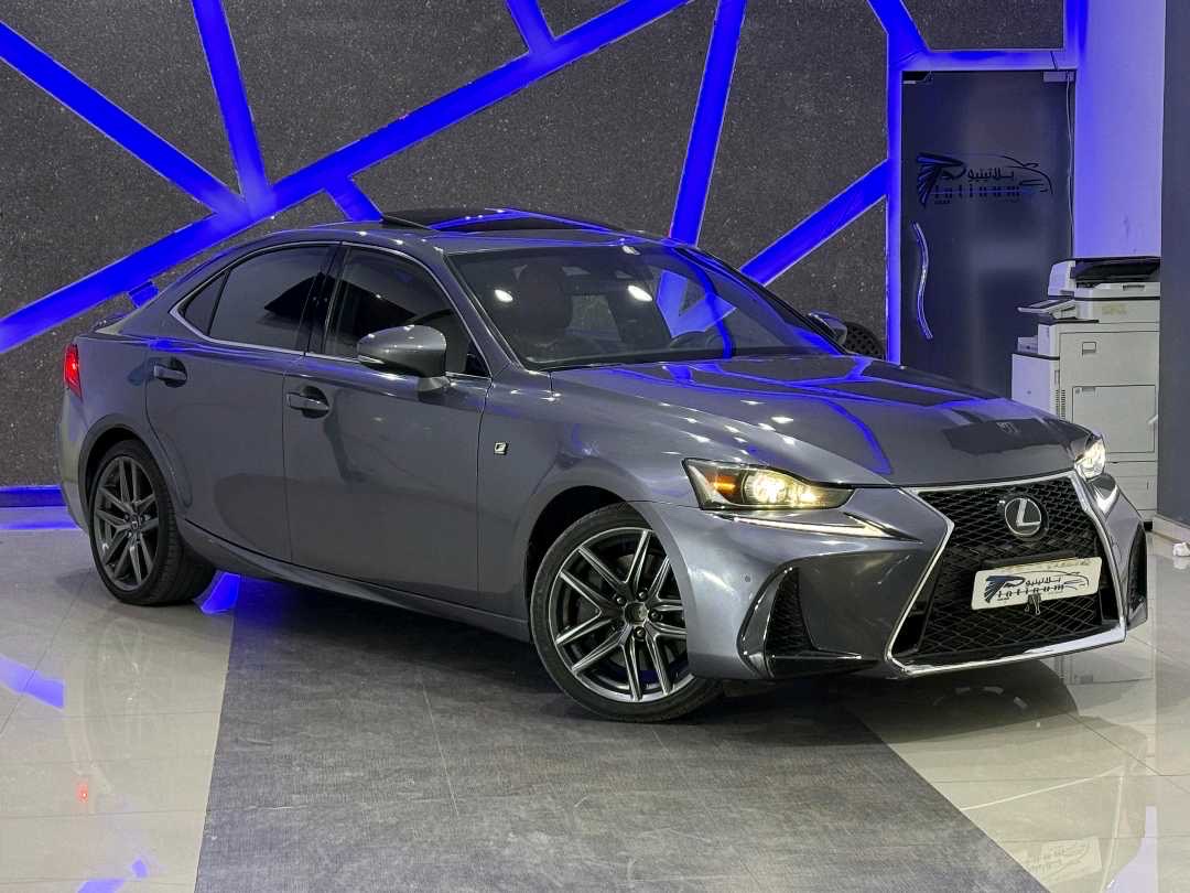 2019 Lexus IS 300 thumbnail 2