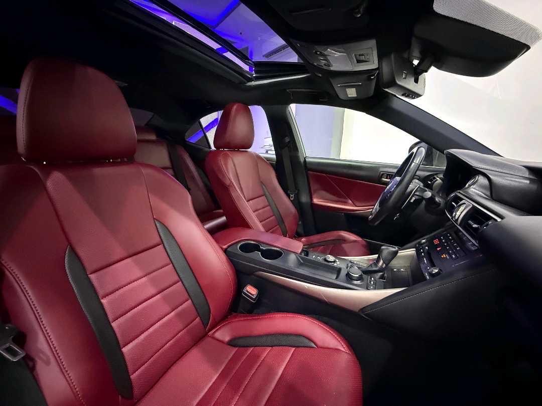 2019 Lexus IS 300 thumbnail 6