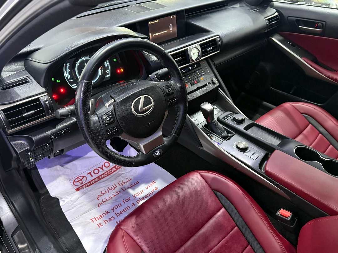 2019 Lexus IS 300 thumbnail 8