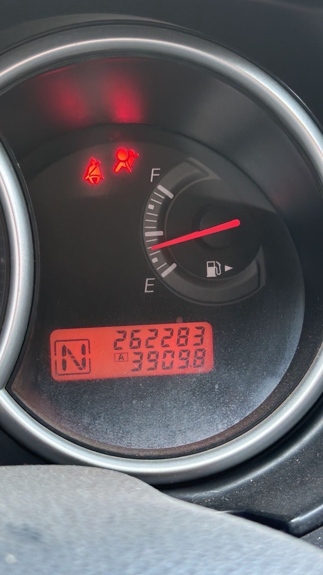 2012 Nissan Versa SV thumbnail 5