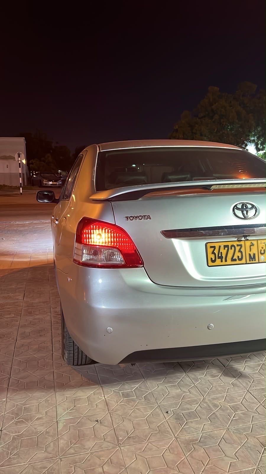 2007 Toyota Yaris SE thumbnail 3
