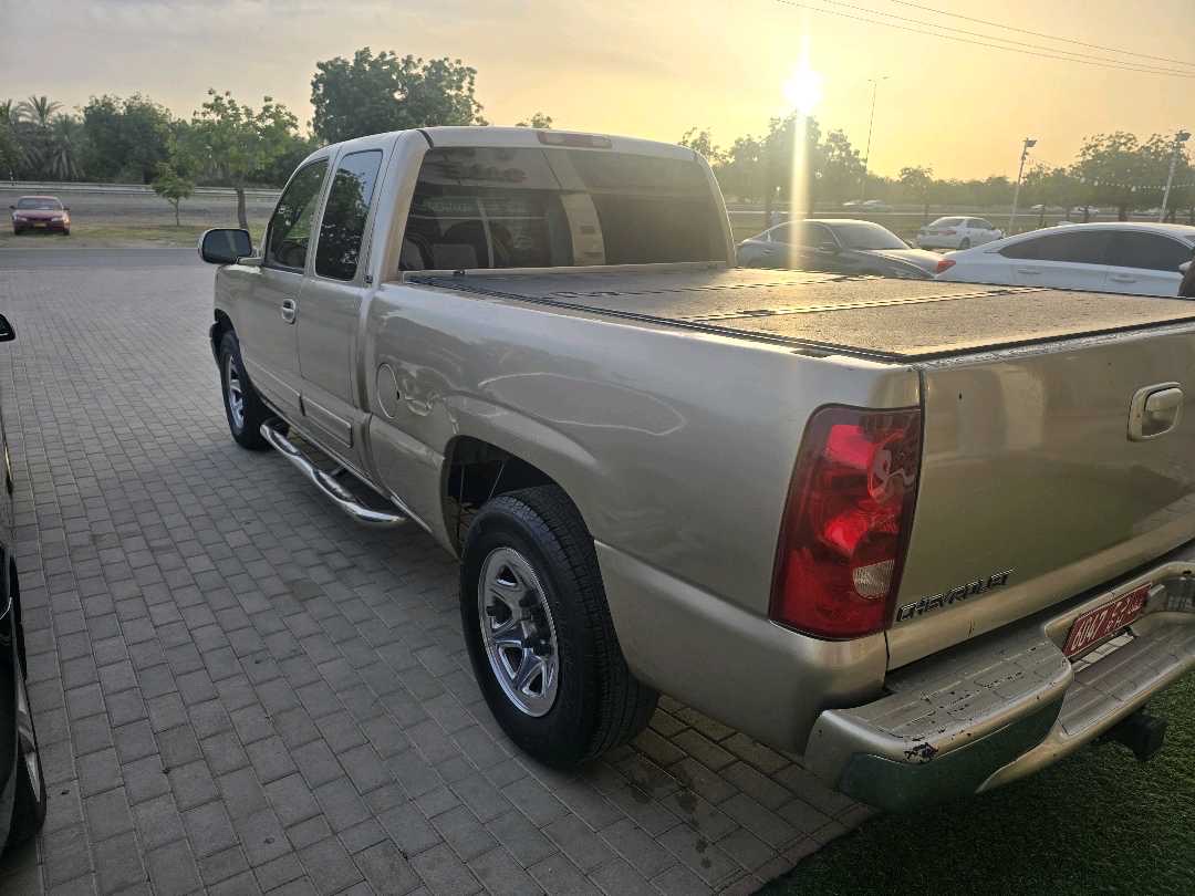 2004 Chevrolet Silverado LTZ thumbnail 9