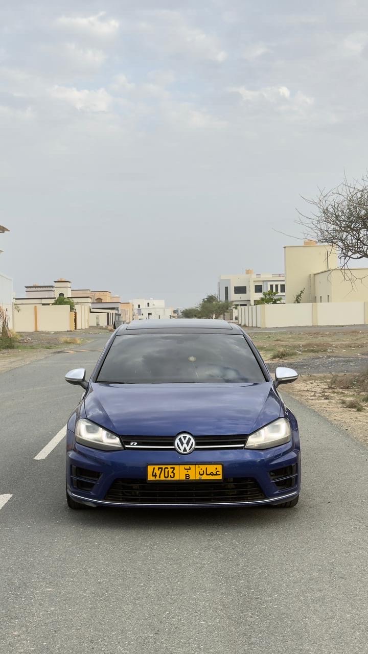 2014 Volkswagen Golf R thumbnail 2