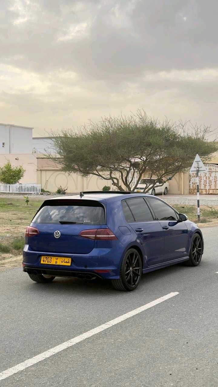 2014 Volkswagen Golf R thumbnail 4