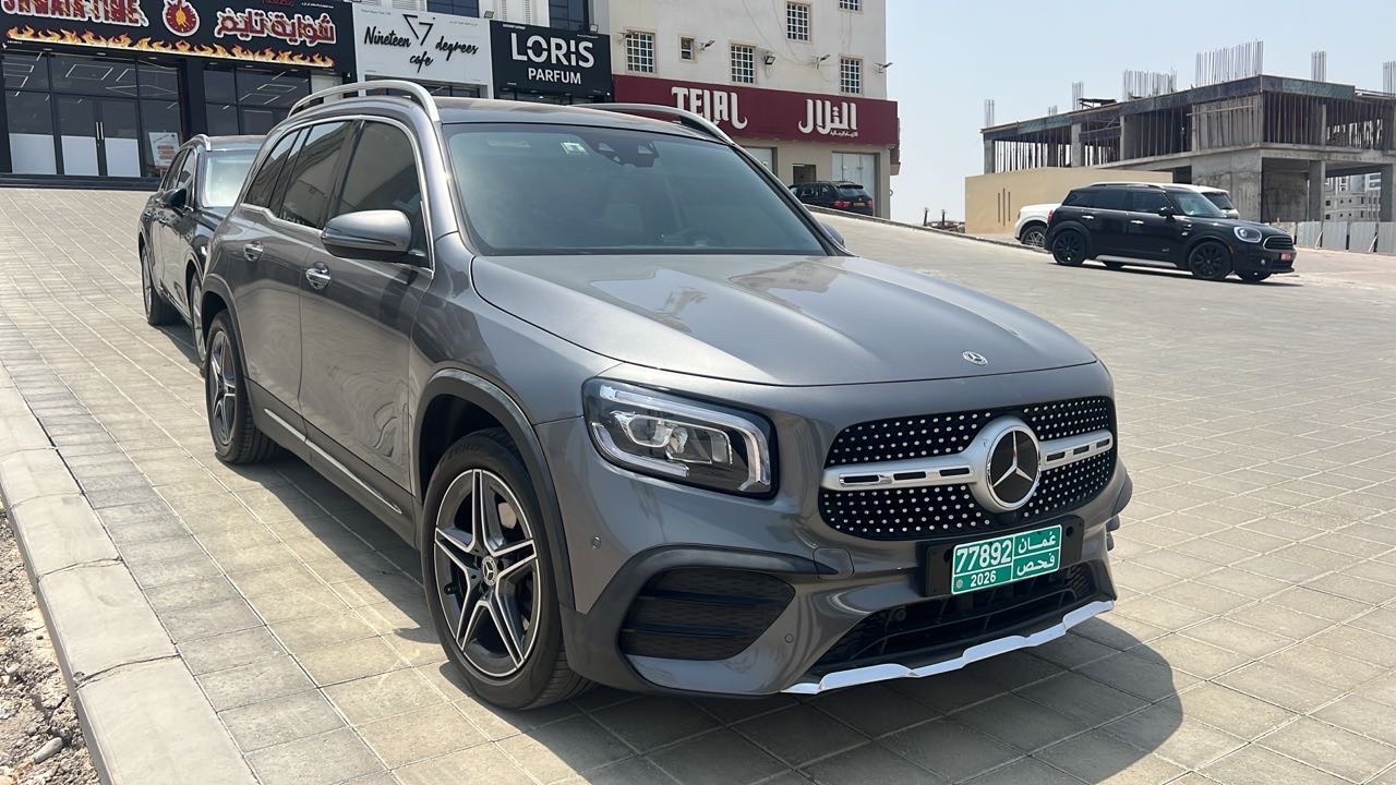2023 Mercedes-Benz GLB GLB 200 AMG Line thumbnail 2