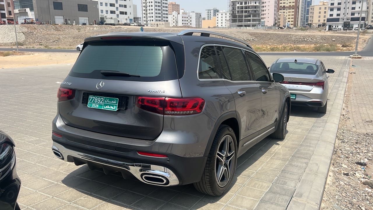 2023 Mercedes-Benz GLB GLB 200 AMG Line thumbnail 10