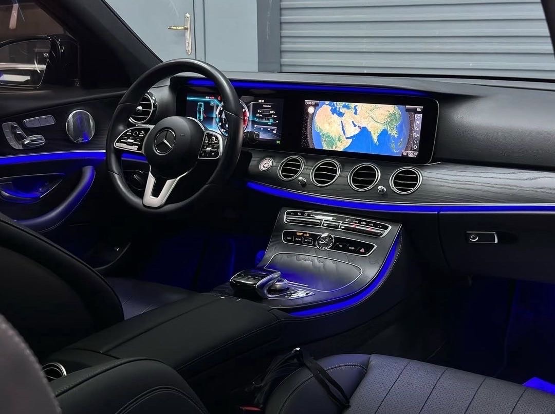 2020 Mercedes-Benz E-Class E 350 AMG Line thumbnail 2