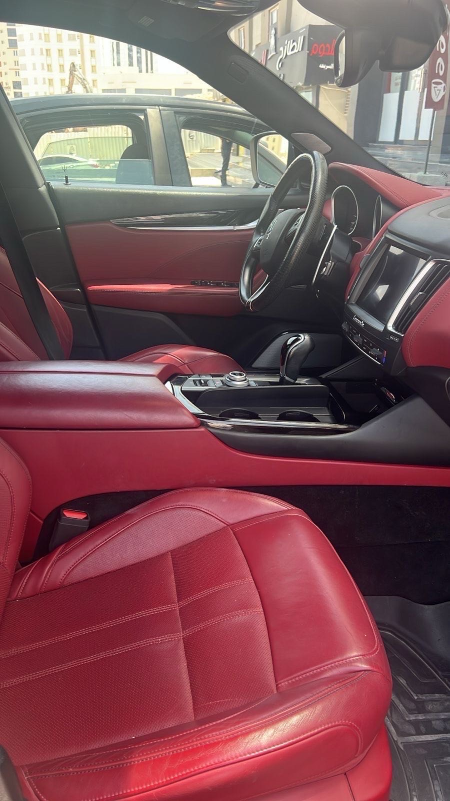 2018 Maserati Levante Base thumbnail 3