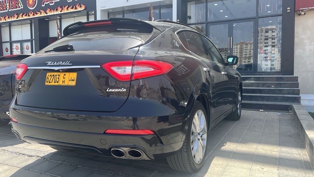 2018 Maserati Levante Base thumbnail 9
