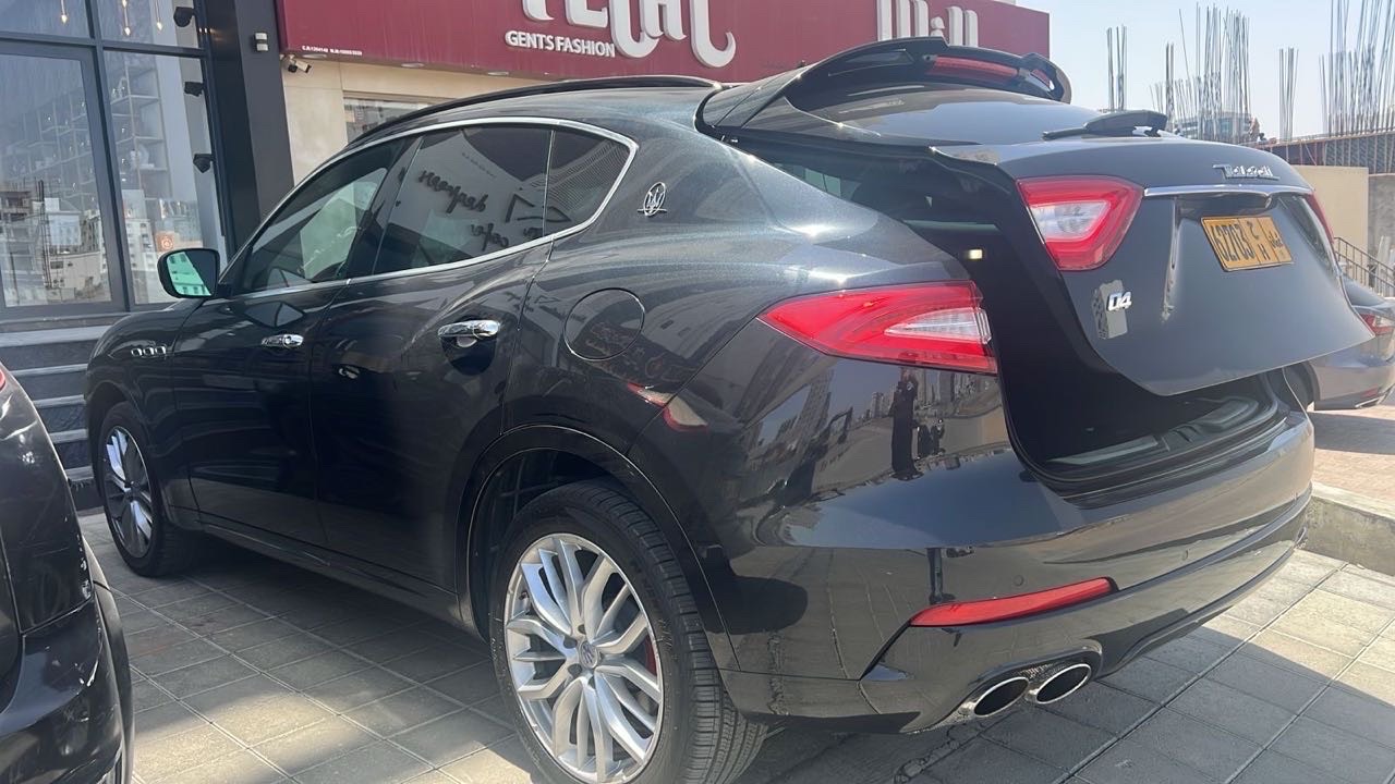 2018 Maserati Levante Base thumbnail 21