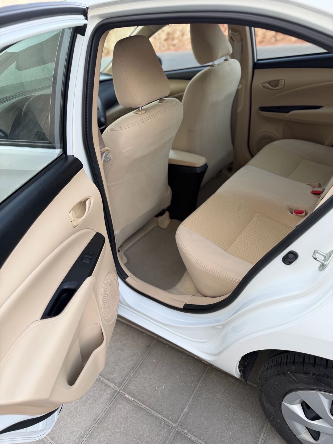 2022 Toyota Yaris LE thumbnail 9