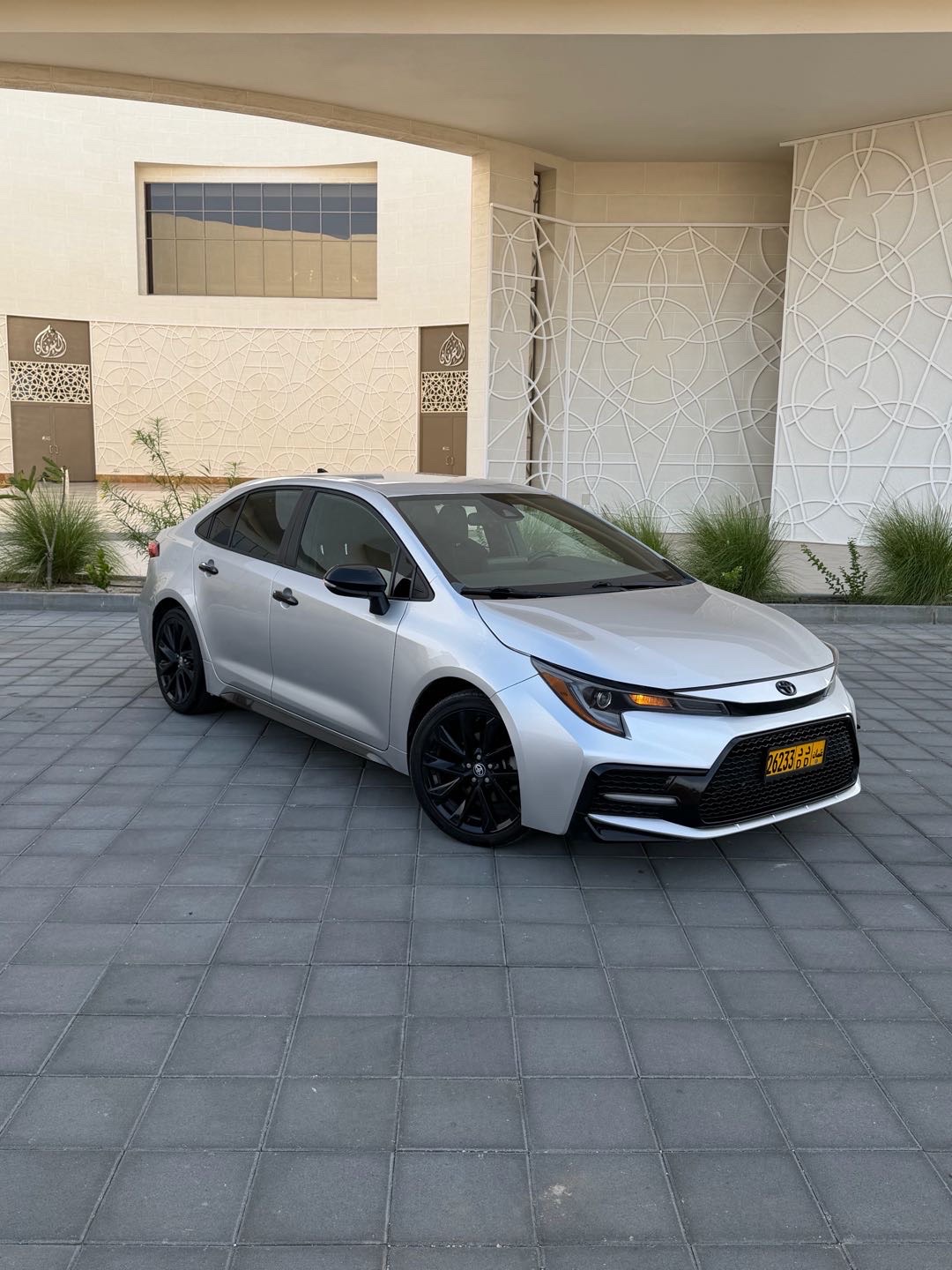 2022 Toyota Corolla SE thumbnail 2