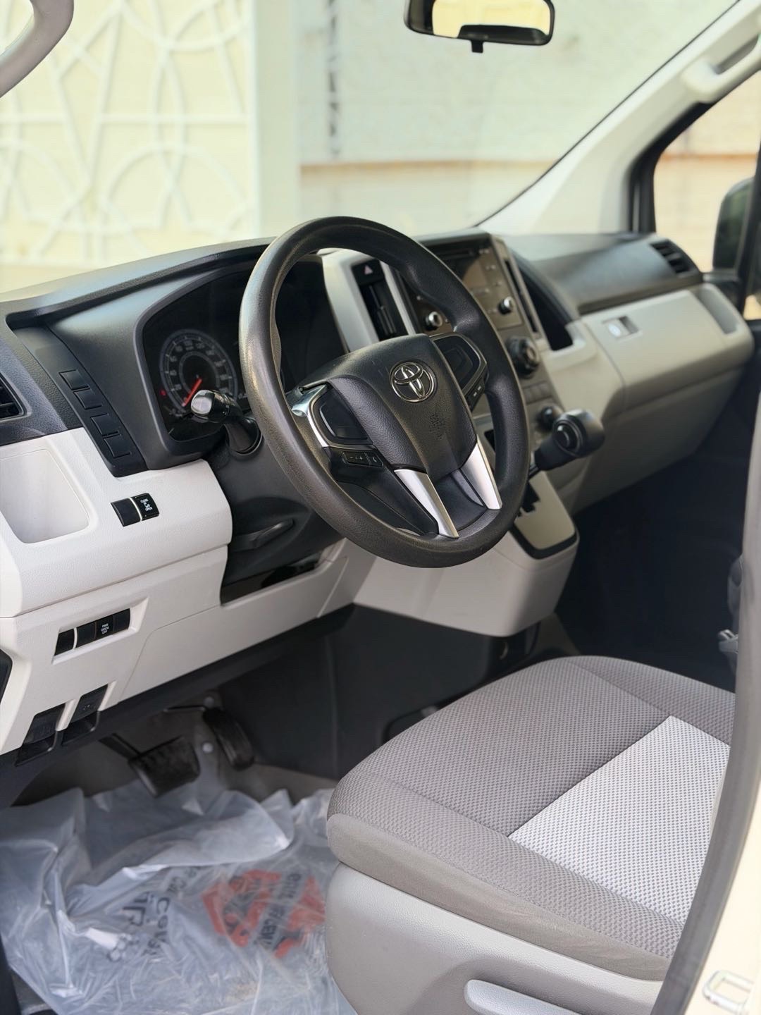 2022 Toyota Hiace Standard Roof thumbnail 10