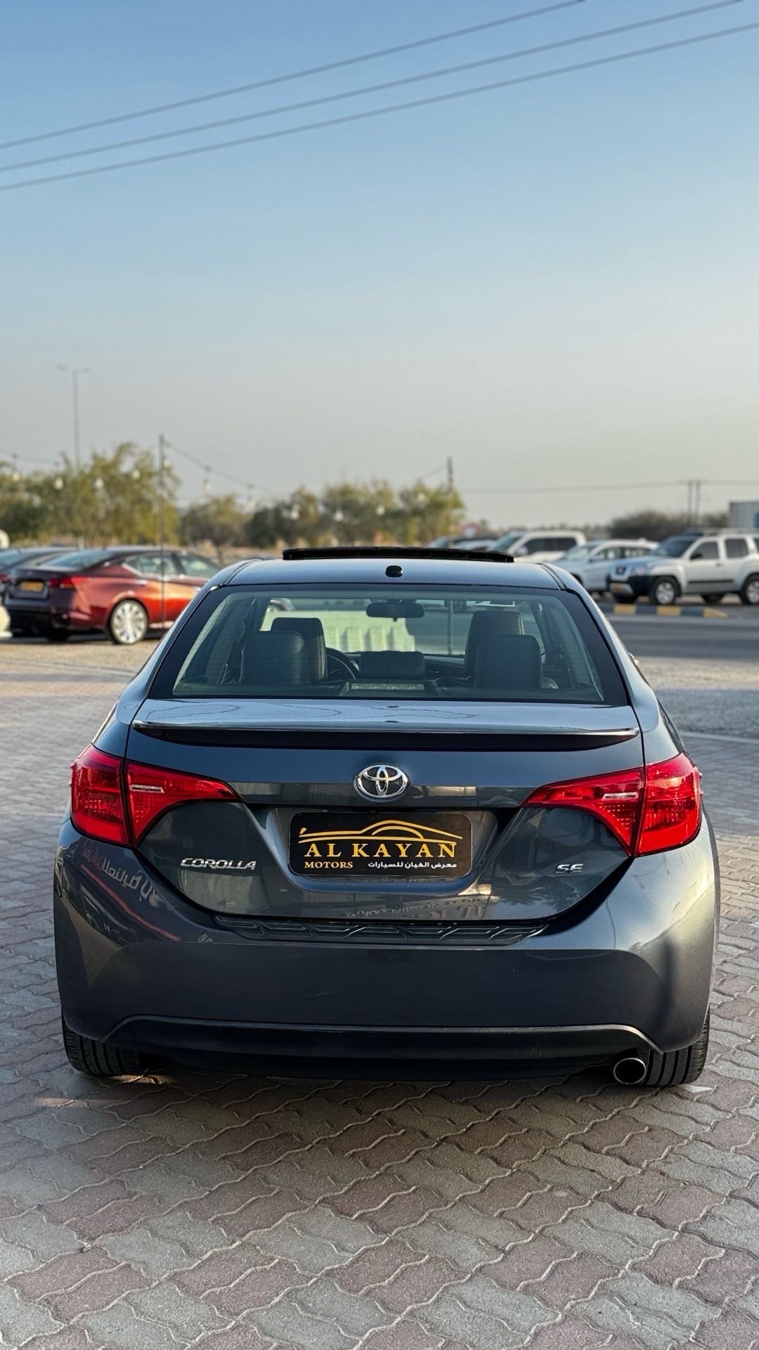 2018 Toyota Corolla SE thumbnail 4