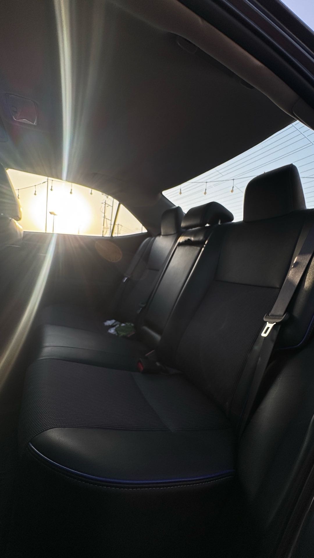 2018 Toyota Corolla SE thumbnail 6