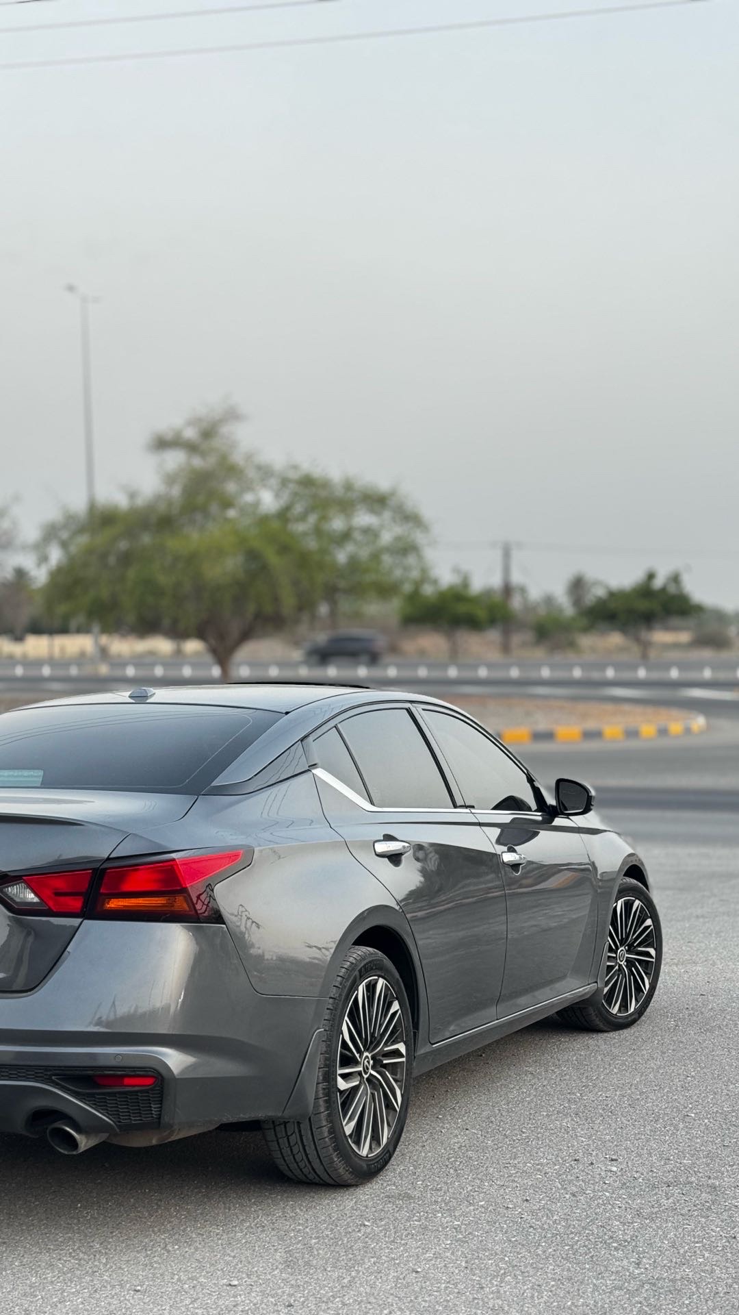 2019 Nissan Altima SL thumbnail 3