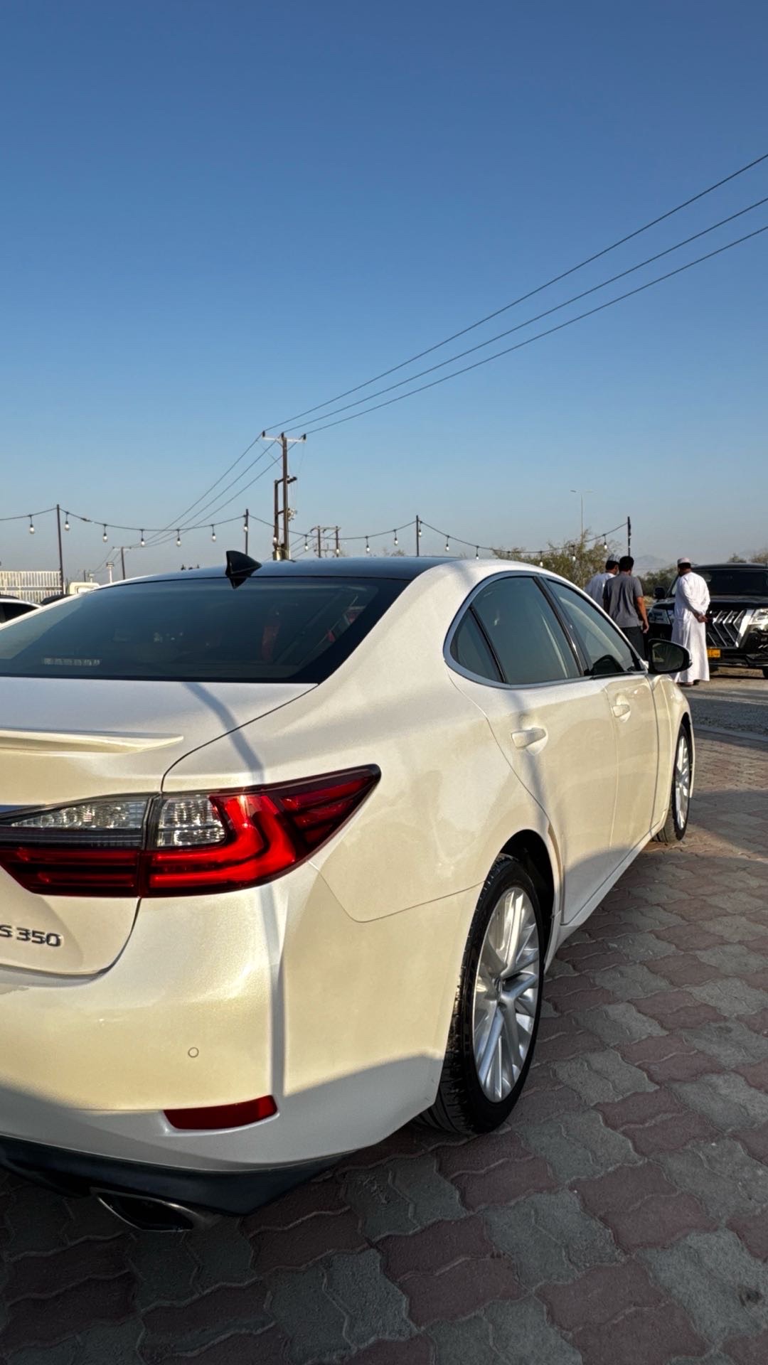 2016 Lexus ES 350 thumbnail 4
