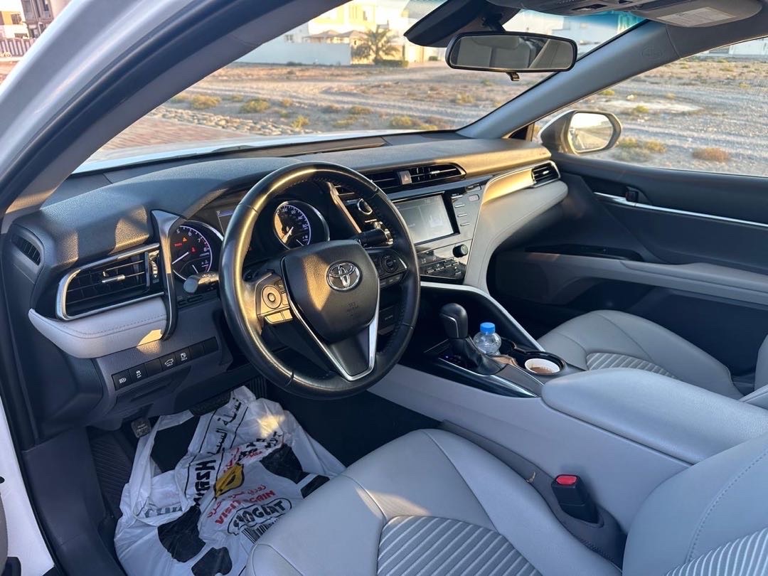 2019 Toyota Camry SE thumbnail 6