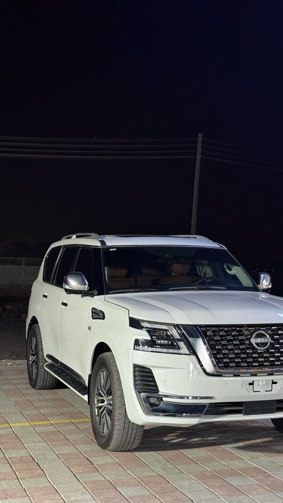 2020 Nissan Patrol Standard thumbnail 3