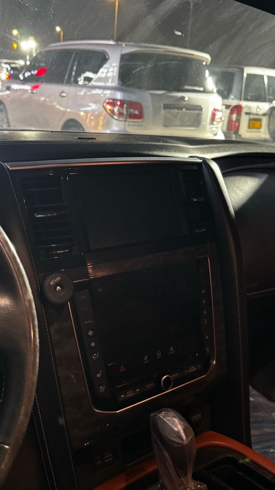 2020 Nissan Patrol Standard thumbnail 8