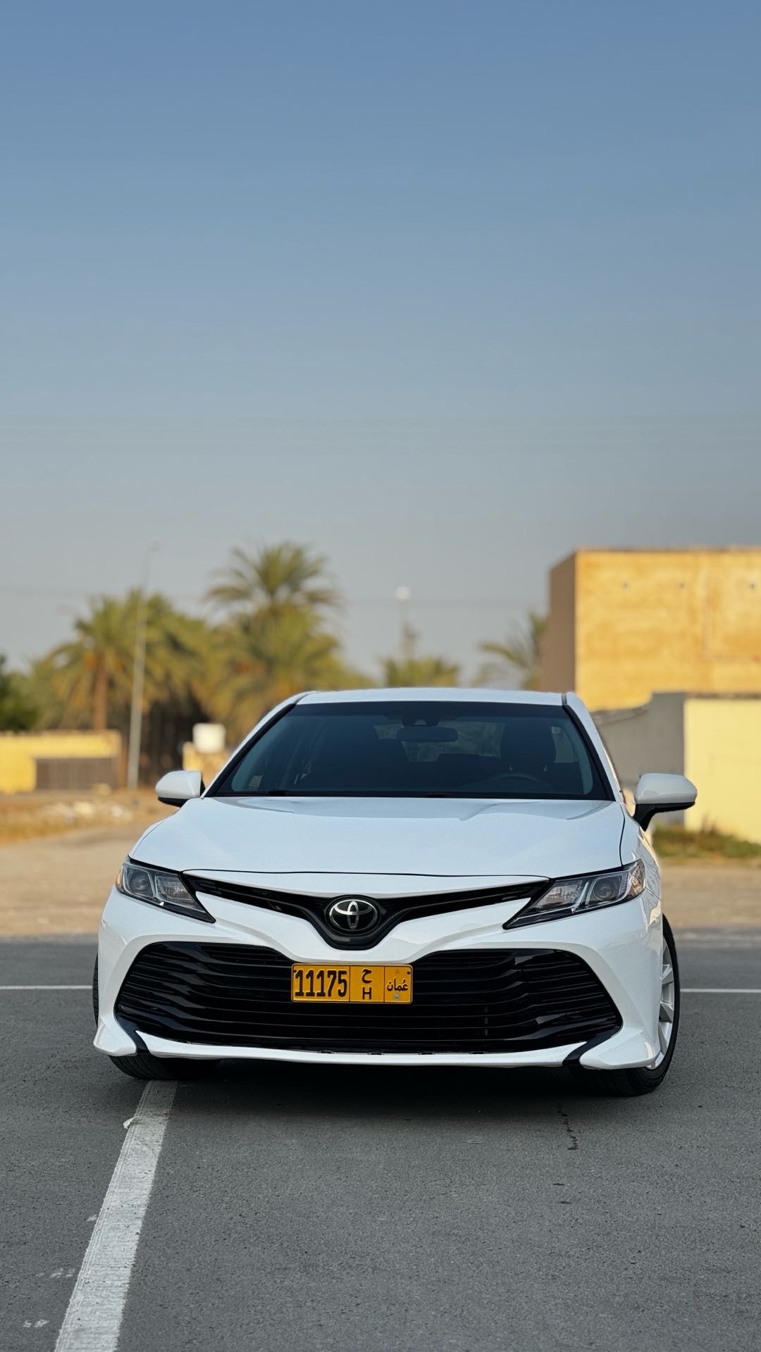 2018 Toyota Camry LE thumbnail 2