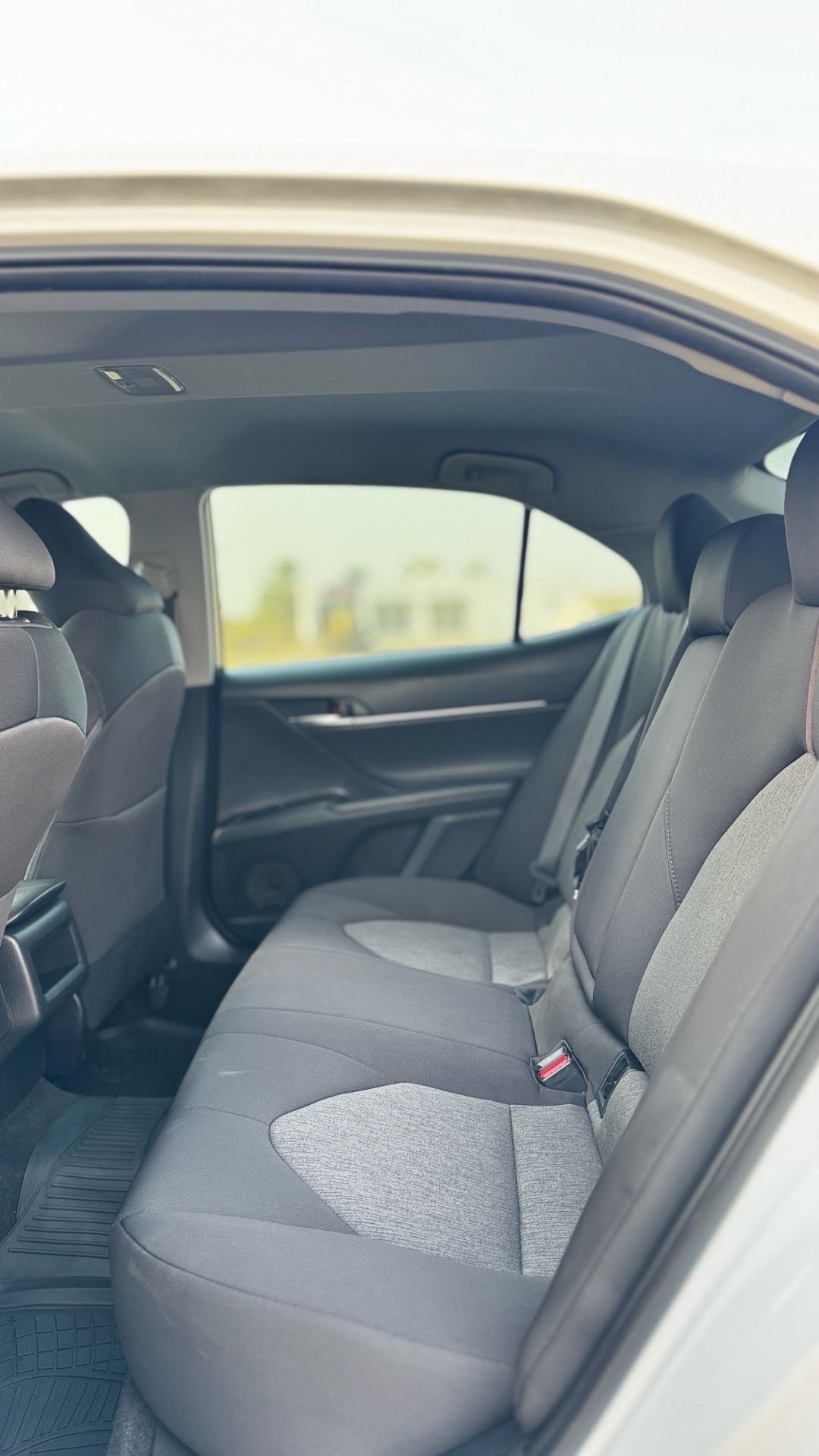 2018 Toyota Camry LE thumbnail 5