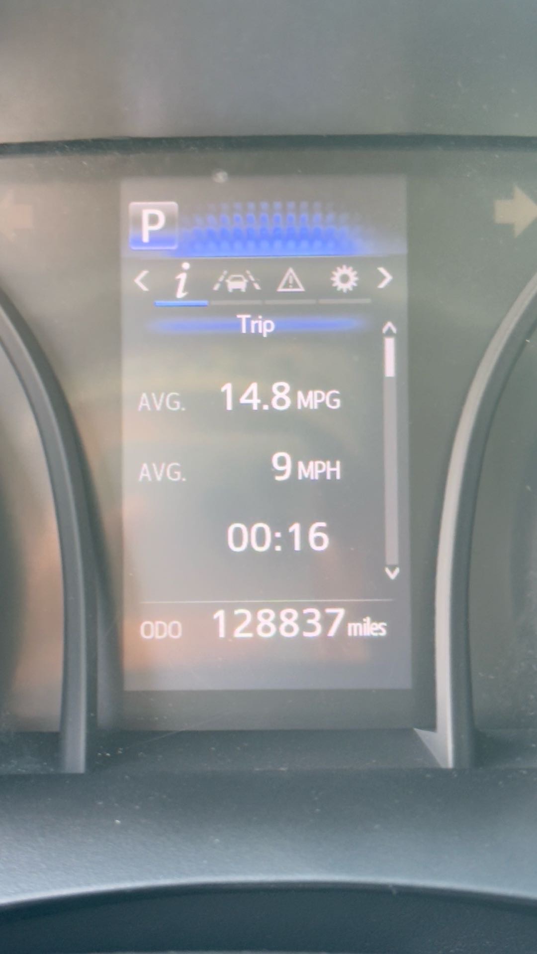 2018 Toyota Camry LE thumbnail 10