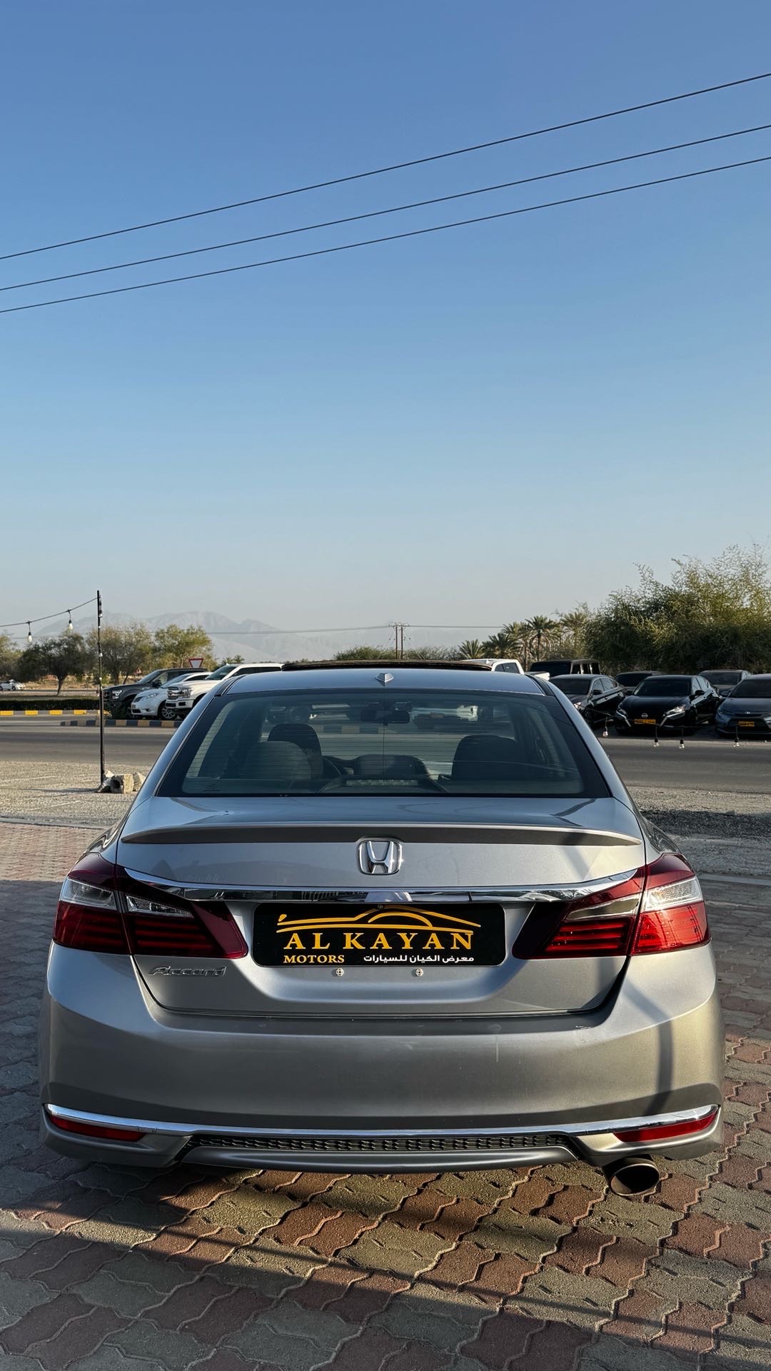 2017 Honda Accord EX-L thumbnail 3