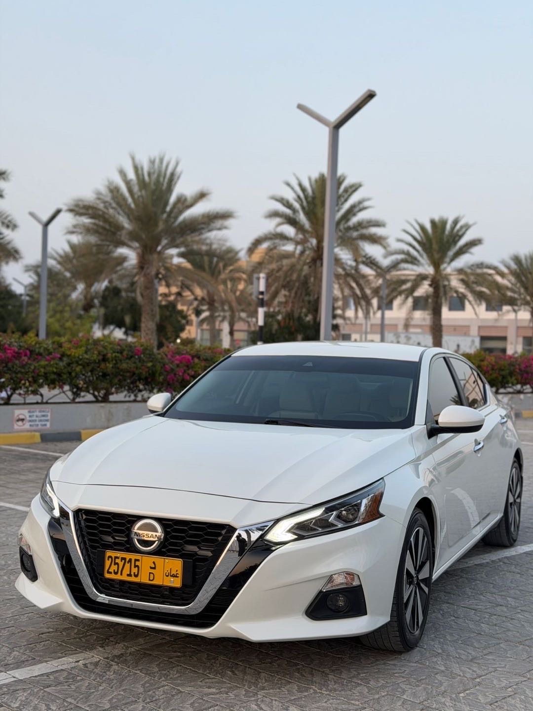 2021 Nissan Altima SV thumbnail 4
