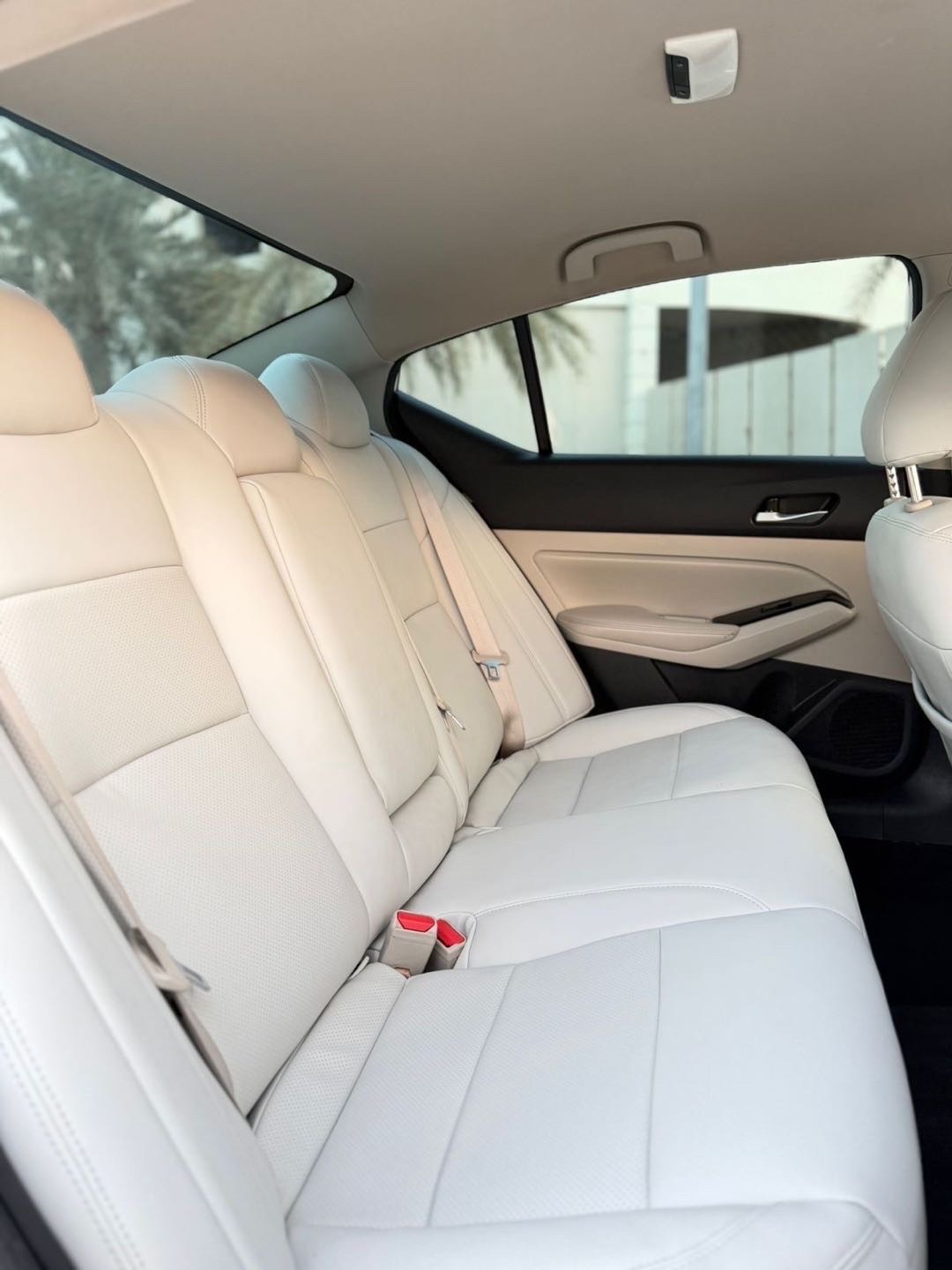 2021 Nissan Altima SV thumbnail 6