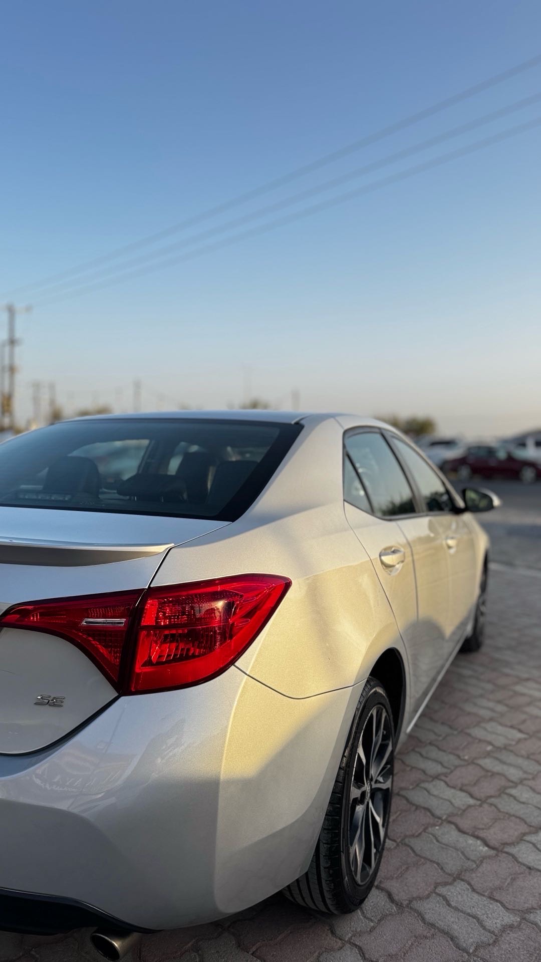 2019 Toyota Corolla SE thumbnail 4