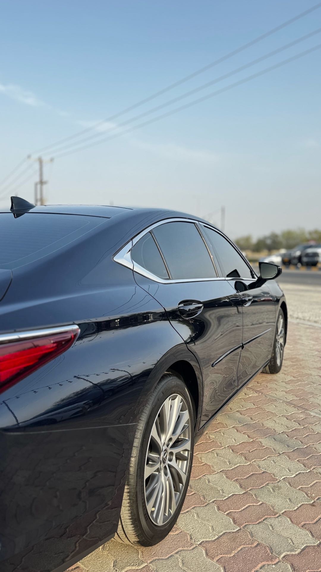 2019 Lexus ES 350 thumbnail 4