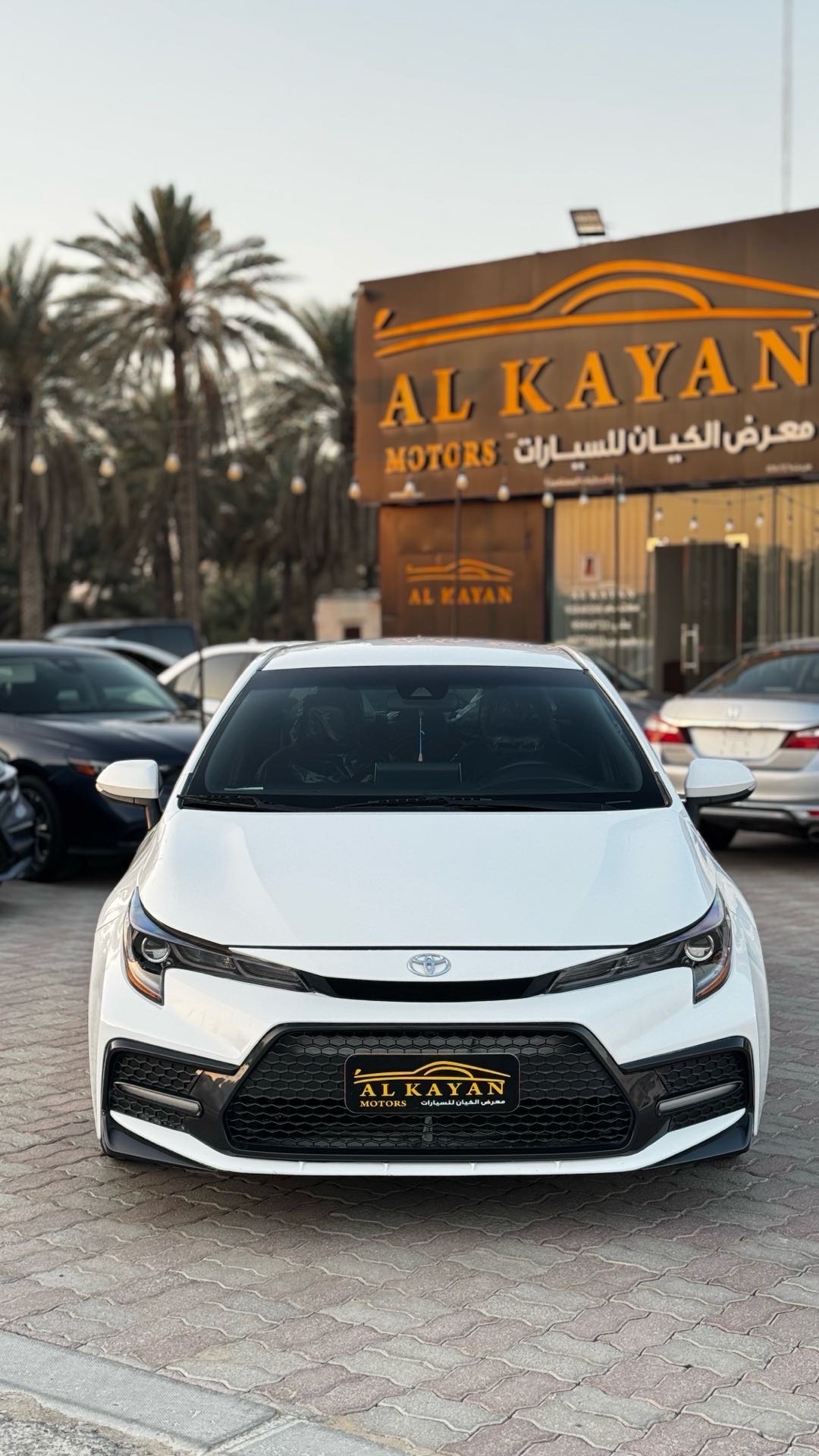 2020 Toyota Corolla SE thumbnail 2