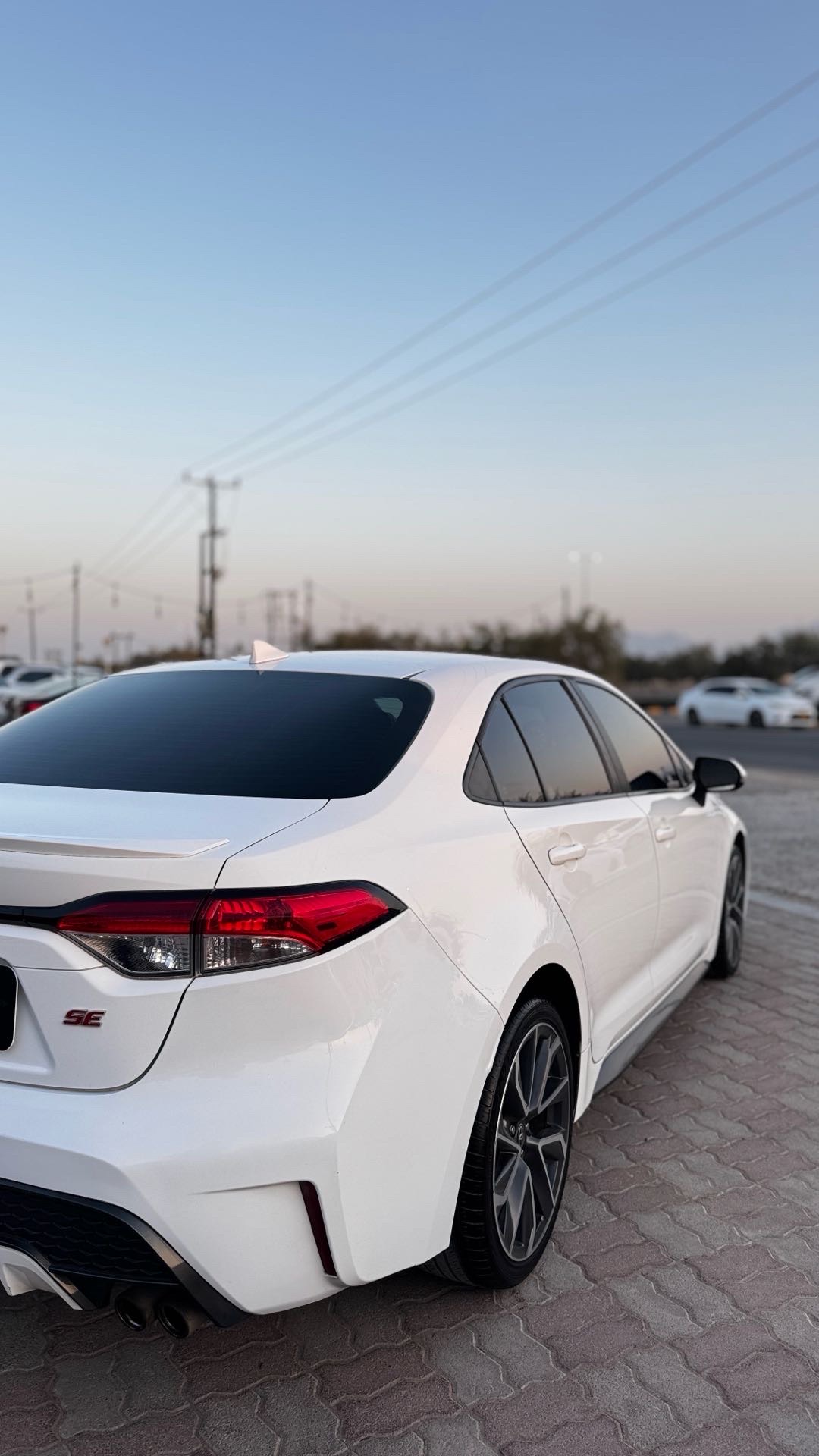 2020 Toyota Corolla SE thumbnail 4