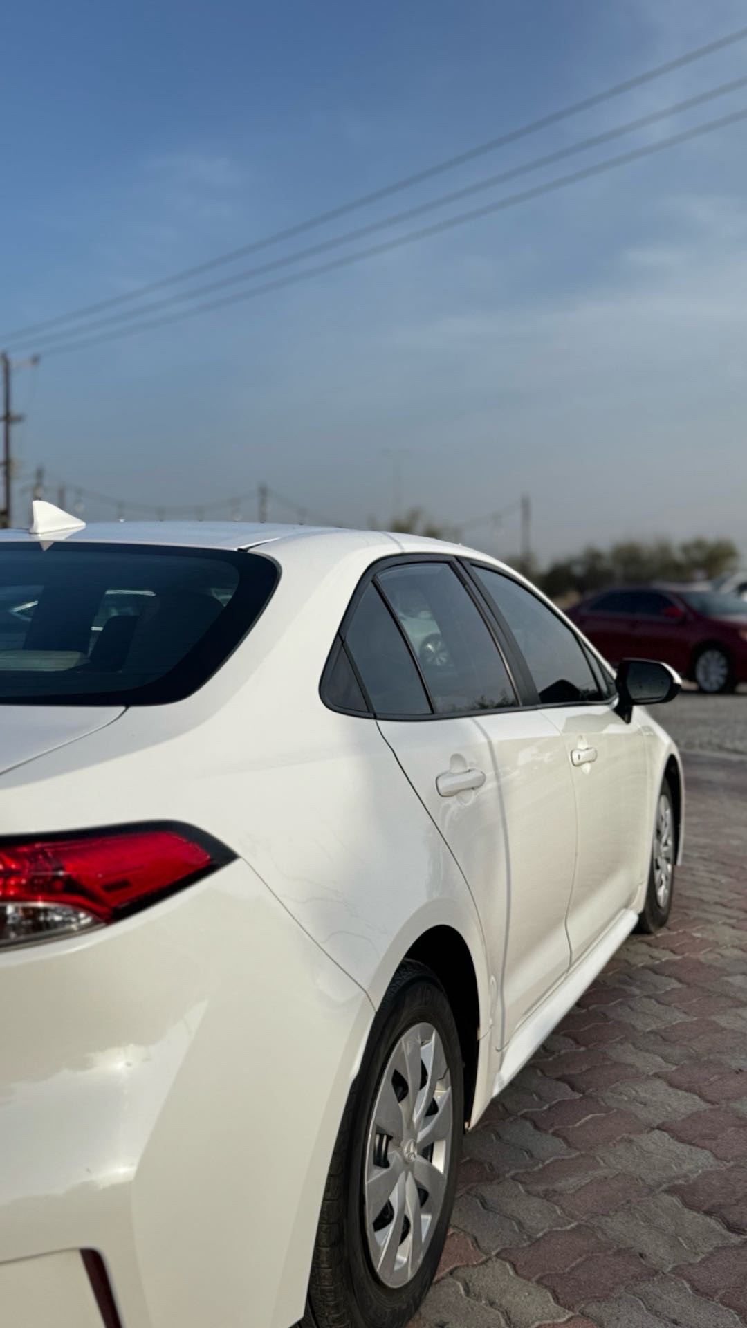 2021 Toyota Corolla LE thumbnail 4