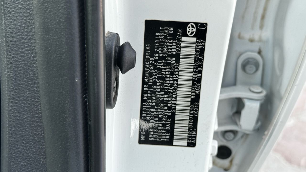 2021 Toyota Corolla LE thumbnail 9
