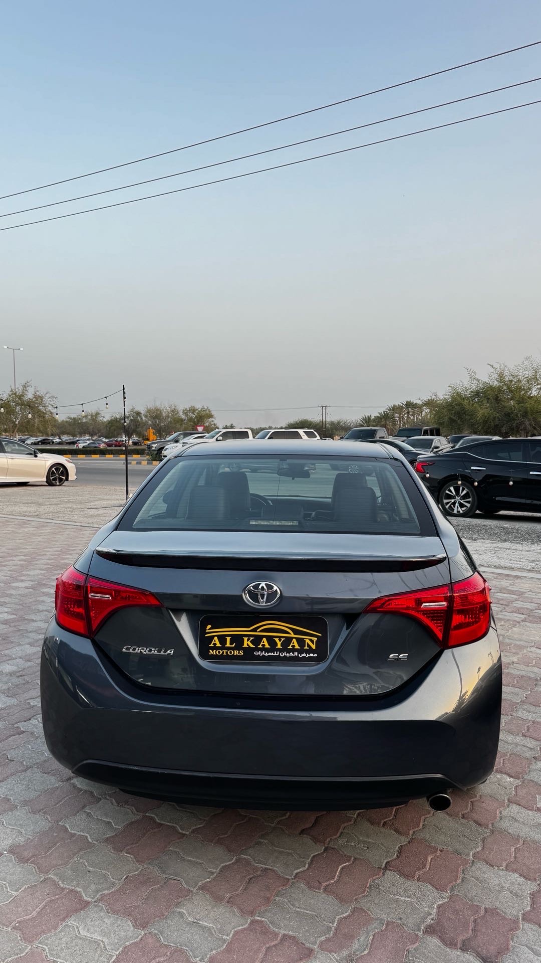 2018 Toyota Corolla SE thumbnail 2