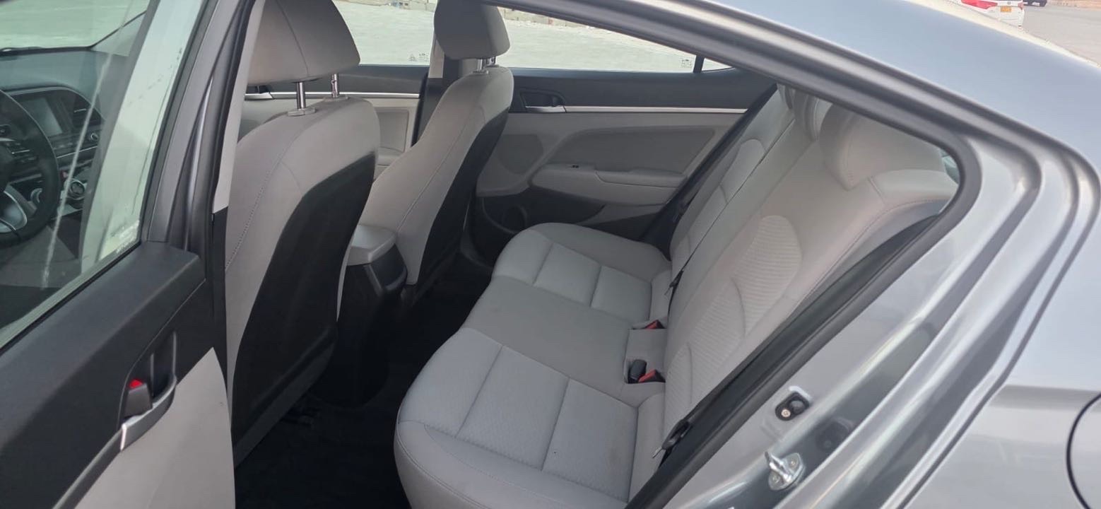 2019 Hyundai Elantra SE thumbnail 2