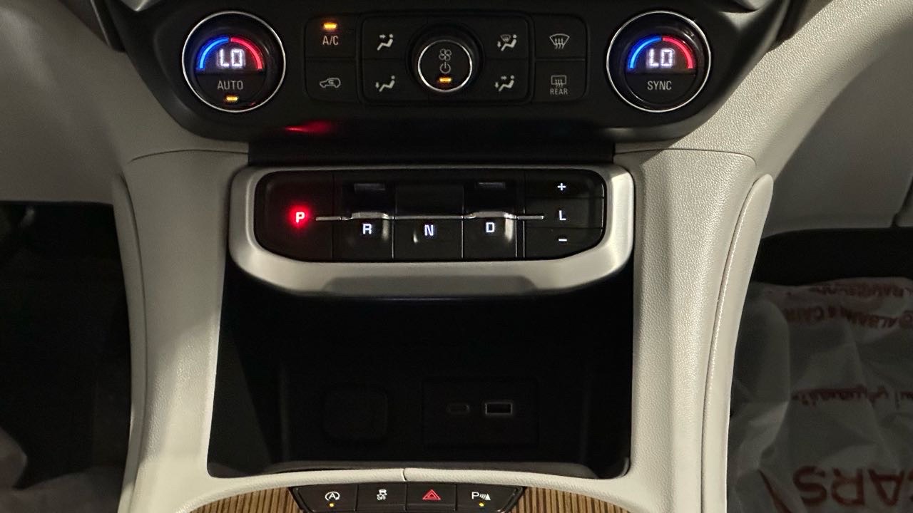 2020 GMC Acadia Elevation thumbnail 22