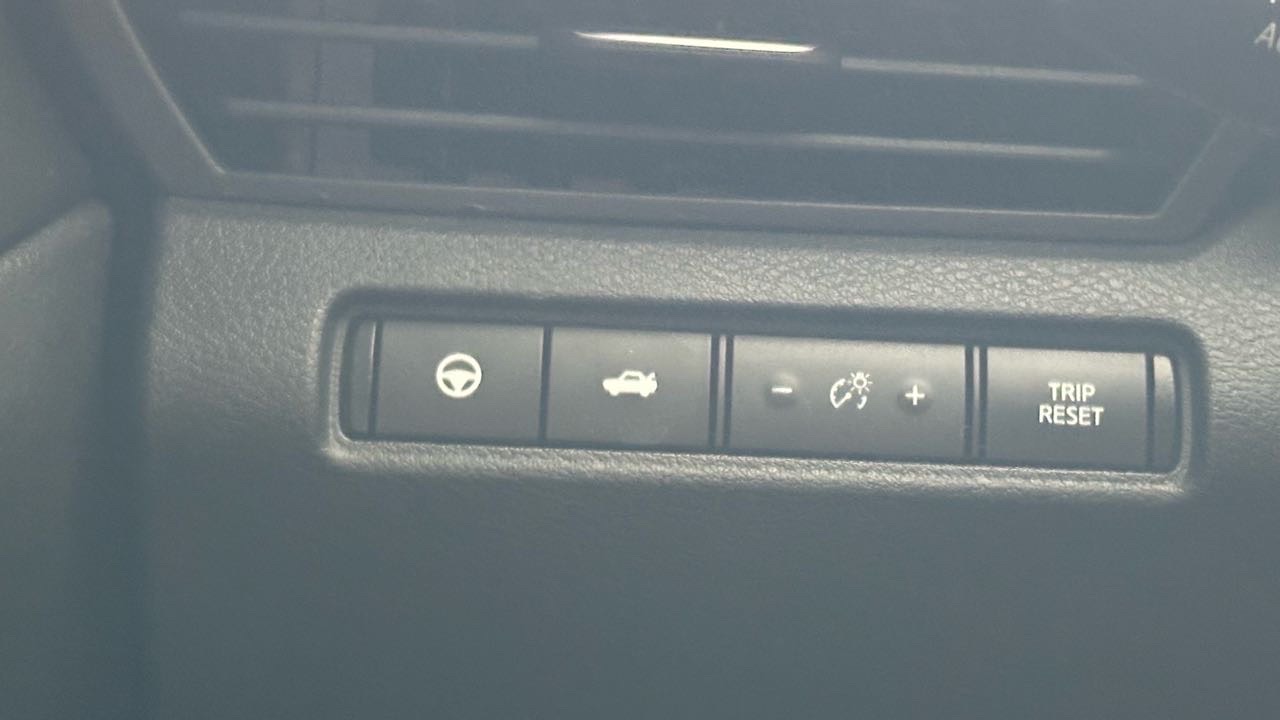 2021 Nissan Altima SL thumbnail 21