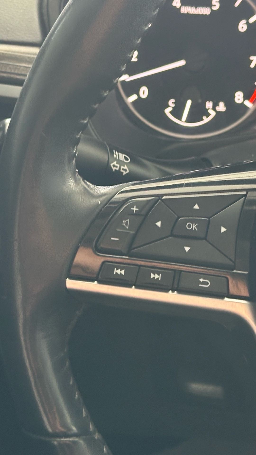 2021 Nissan Altima SL thumbnail 23