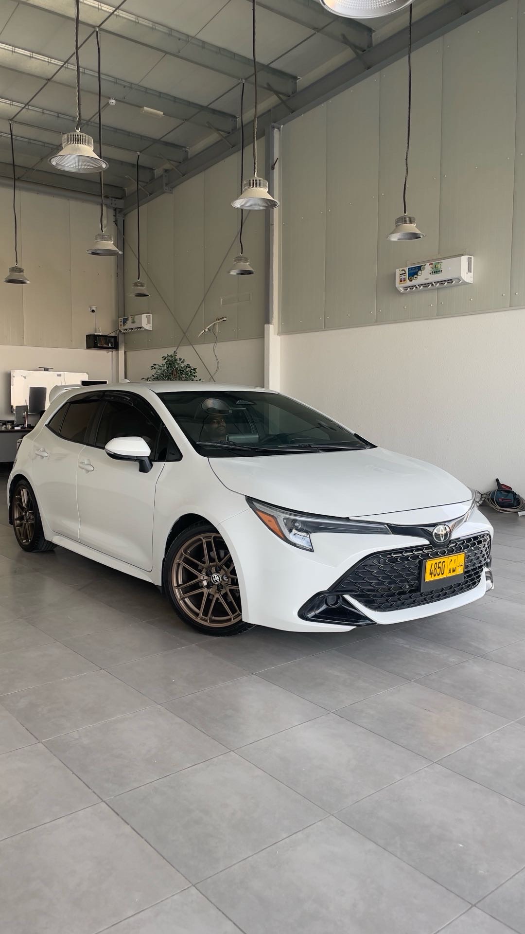 2023 Toyota Corolla SE thumbnail 3